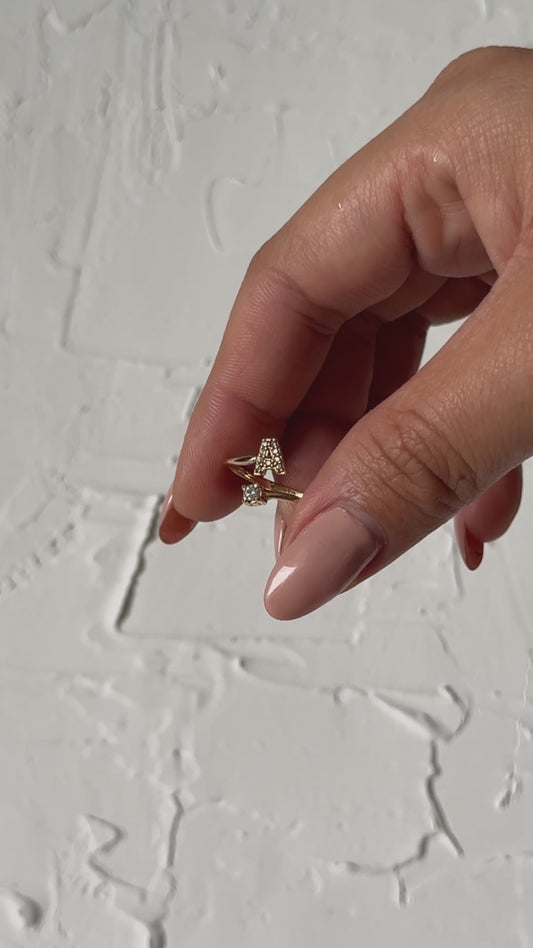 ANILLO CON INICIAL PERSONALIZADA